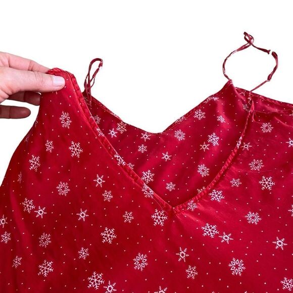 GUC Red Winter Nightie with Snowflakes - Picture 10 of 11